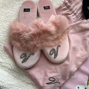 ♥️ Victoria’s Secret slippers